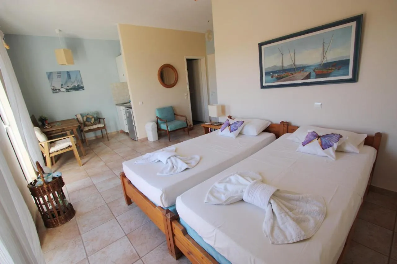 Mandola Studios - Beachside Skala