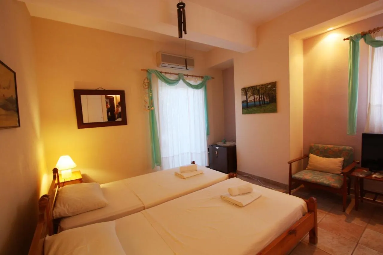 Mandola Studios - Beachside Skala